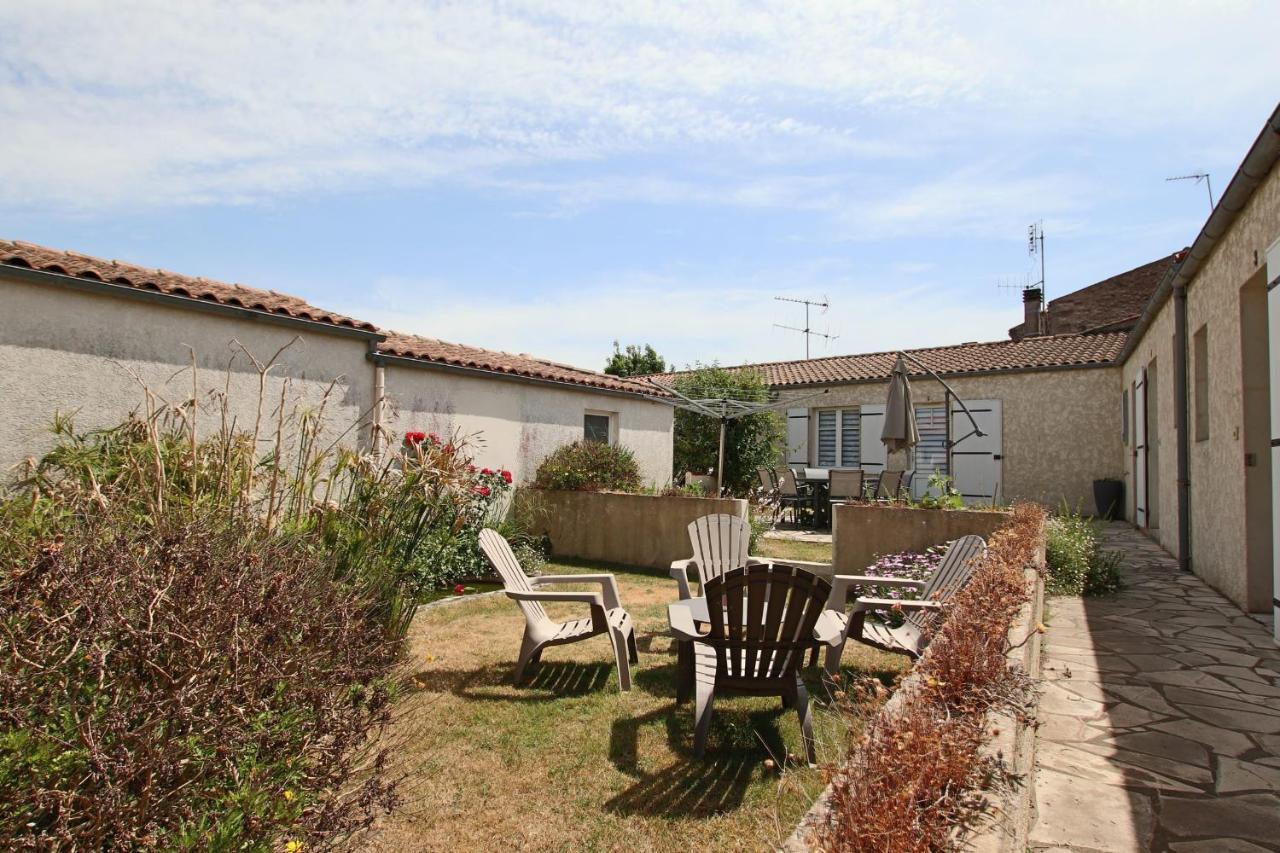 Appartement A Rochefort Esterno foto