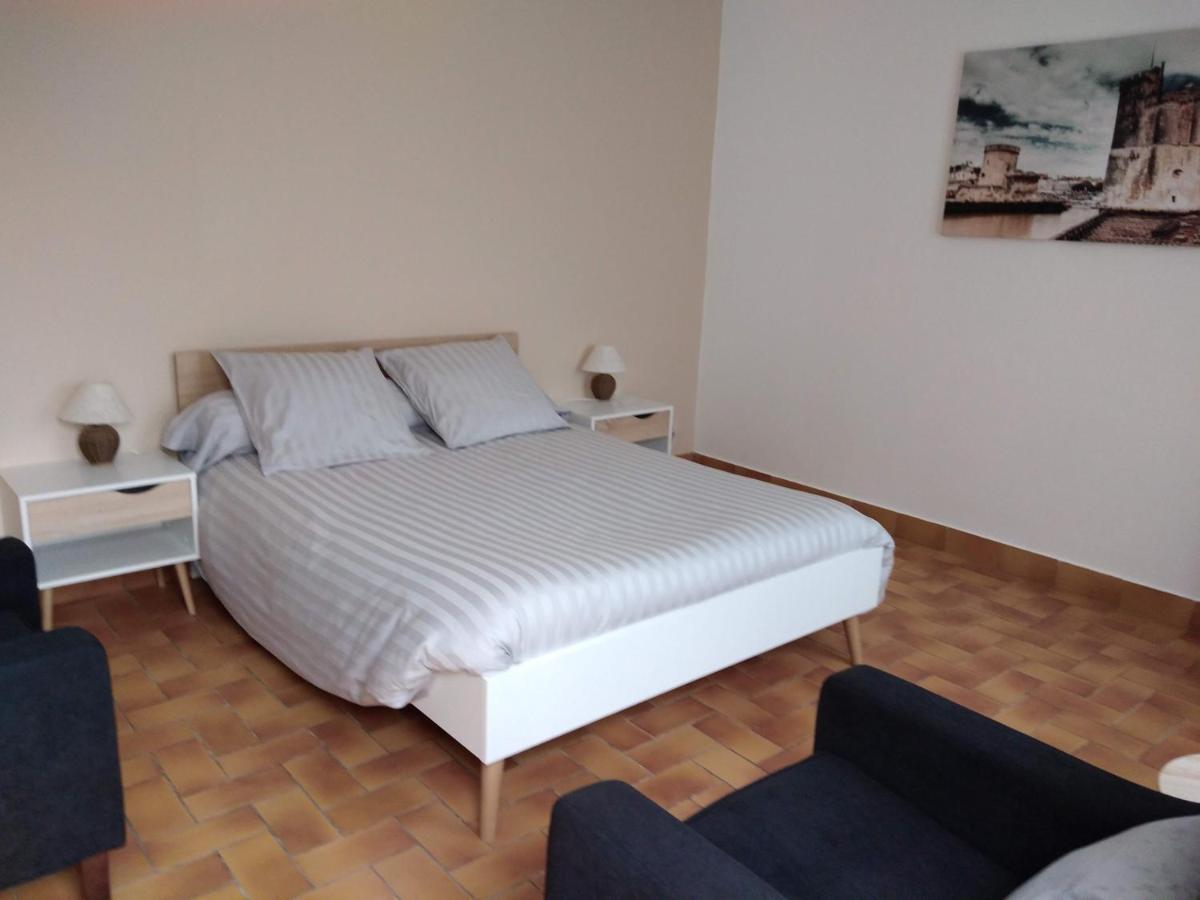 Appartement A Rochefort Esterno foto